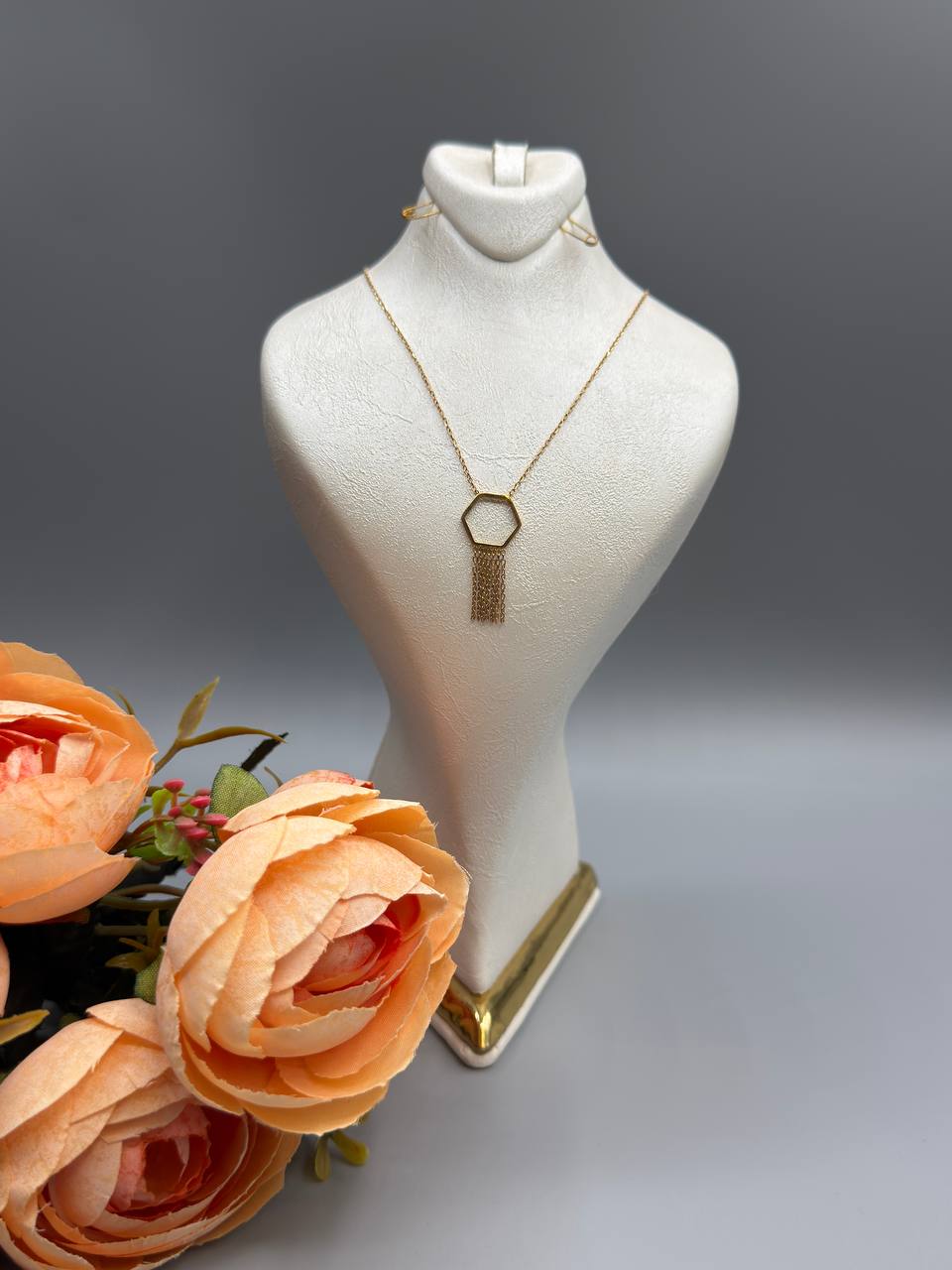 گردنبند متصل